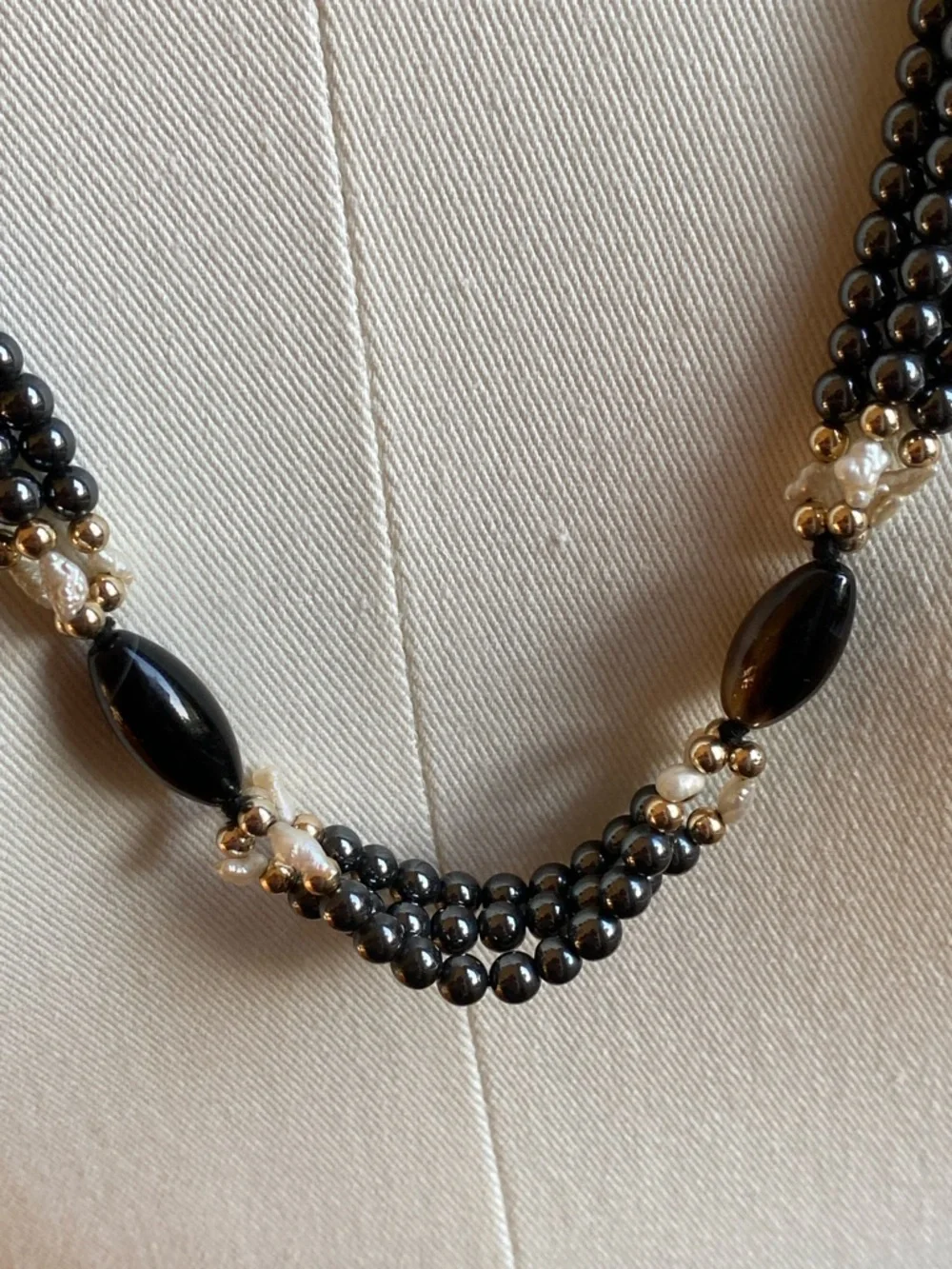VTG 70s Multi-Strand Liquid Hematite Banded Agate Necklace | Silk Strung | 28" - Picture 6 of 16